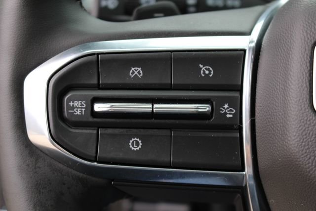 Used 2025 GMC Yukon Denali w/ Sun & Power Step Package image 14