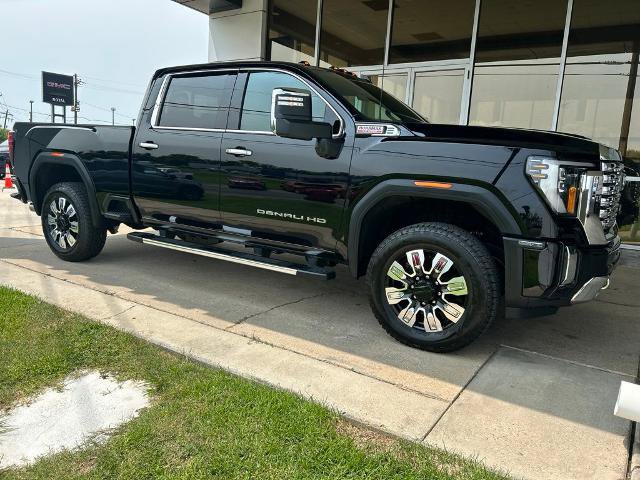 New 2026 GMC Sierra 2500 Denali w/ Denali Reserve Package AWD/4WD image 2