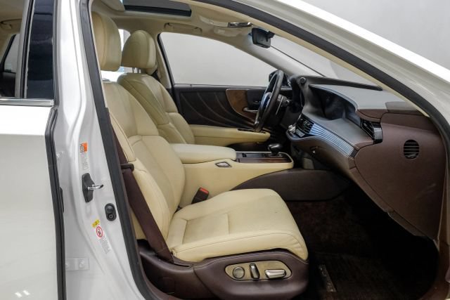 Used 2018 Lexus LS 500 w/ Accessory Package (Z1) RWD image 48