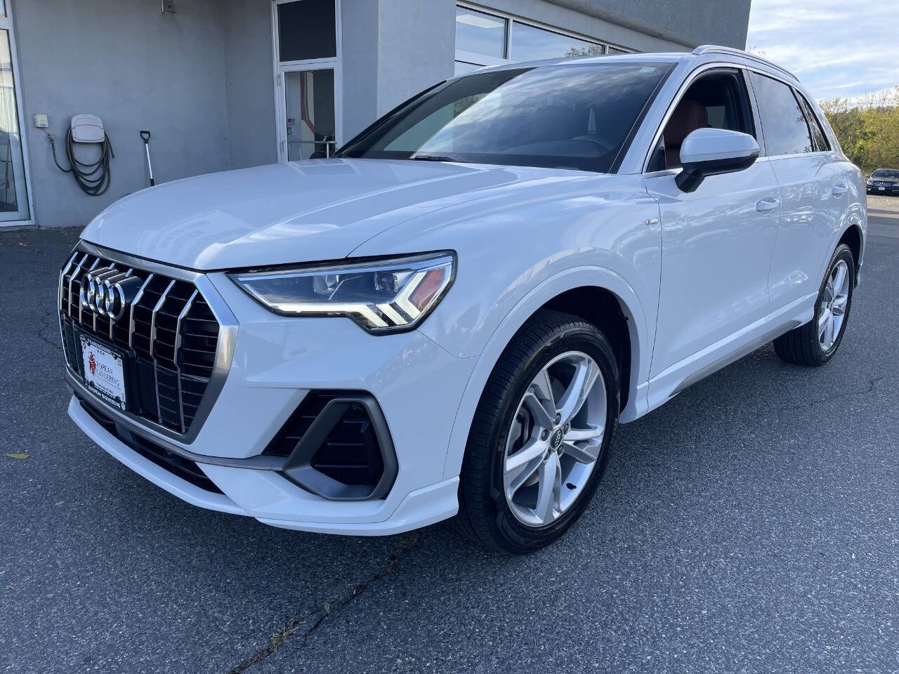 Used 2020 Audi Q3 2.0T Premium Plus w/ Premium Plus Package image 3
