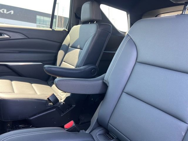 Used 2025 Chevrolet Traverse LT AWD/4WD image 36