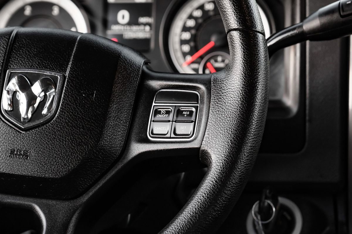 Used 2016 RAM 3500 SLT w/ Cold Weather Group image 17