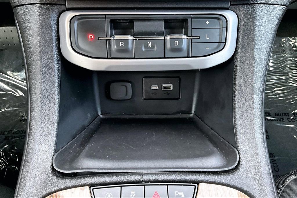 Used 2023 GMC Acadia SLE image 33