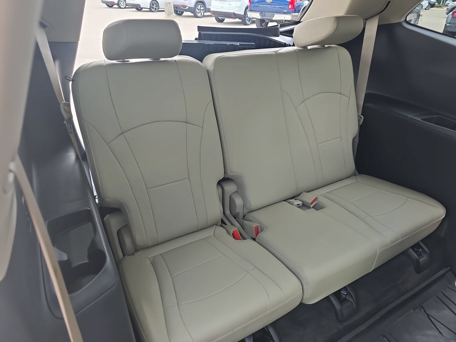 Used 2019 Buick Enclave Essence FWD image 13