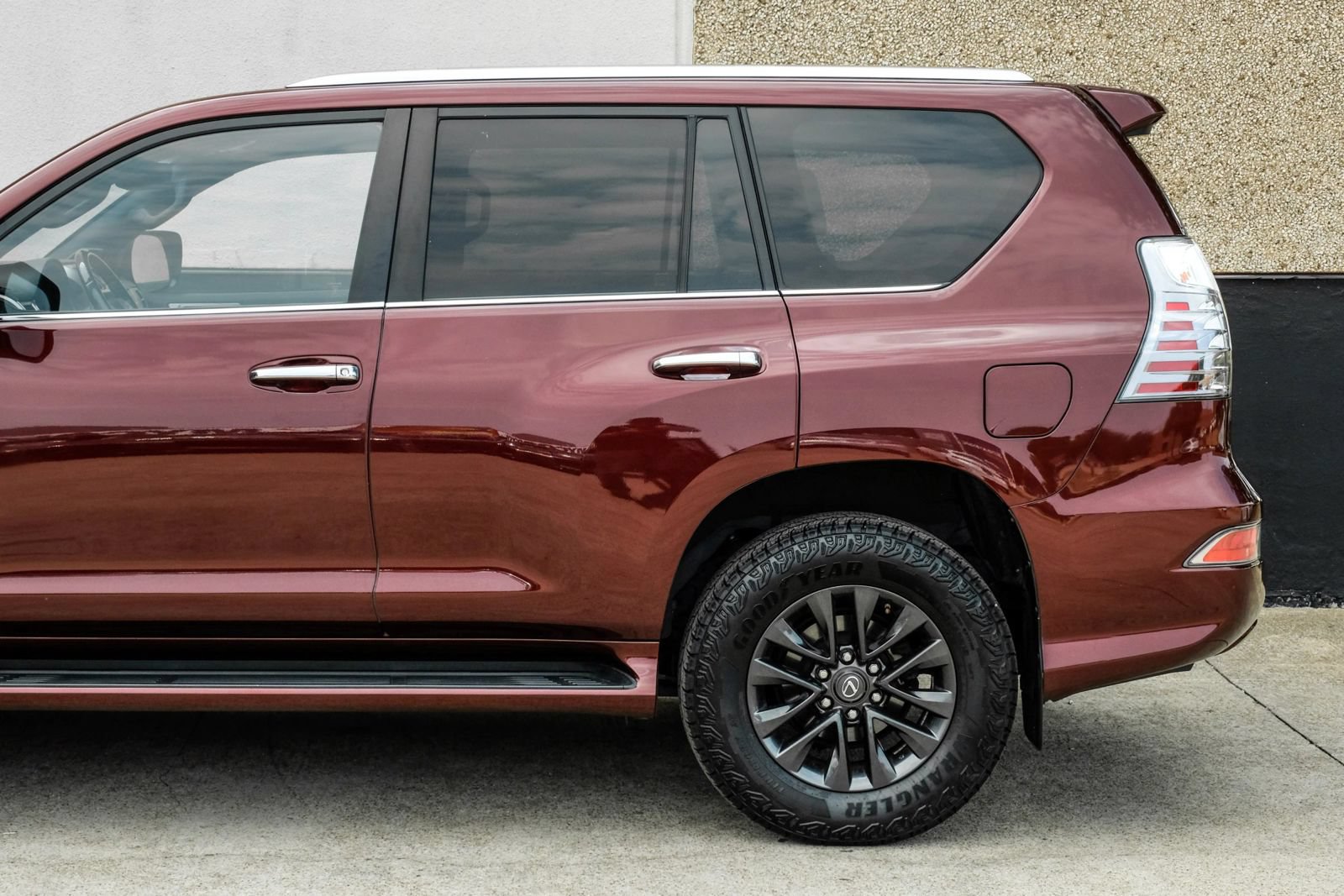 Used 2021 Lexus GX 460 Premium w/ Premium Package AWD/4WD image 17