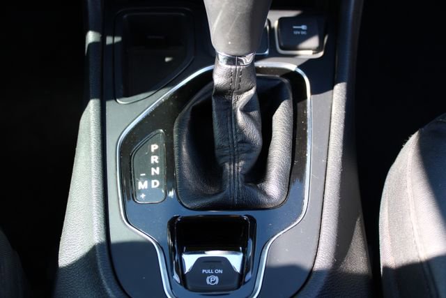 Used 2019 Jeep Cherokee Limited FWD image 32