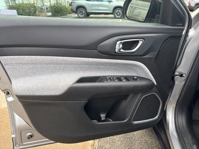 Used 2022 Jeep Compass Latitude w/ Convenience Group image 18