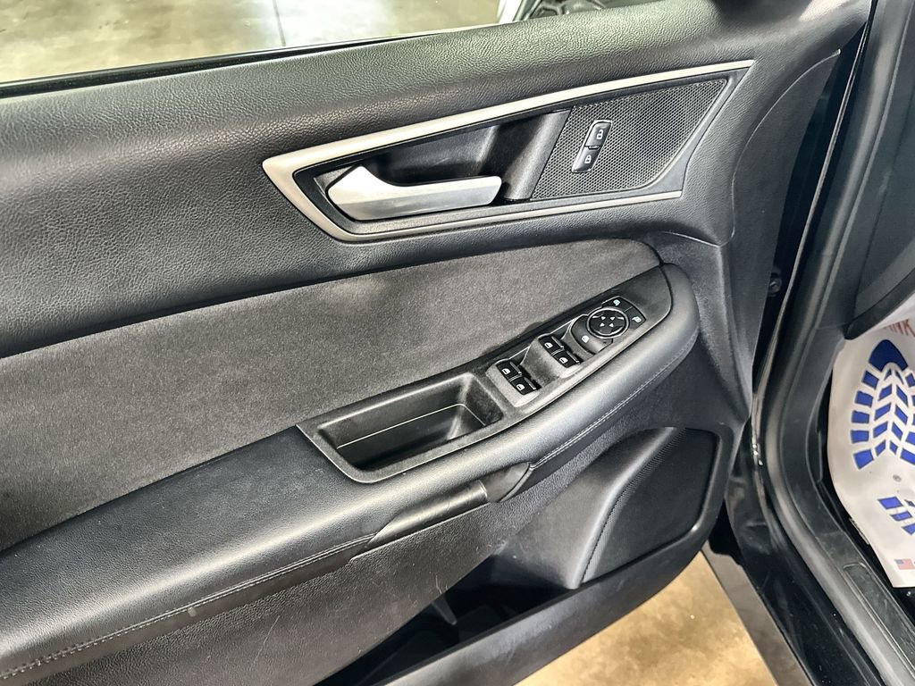 Used 2019 Ford Edge SE w/ SE Fleet Driver's Package FWD image 14