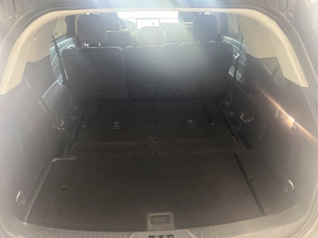 Used 2025 Ford Explorer Active AWD/4WD image 33