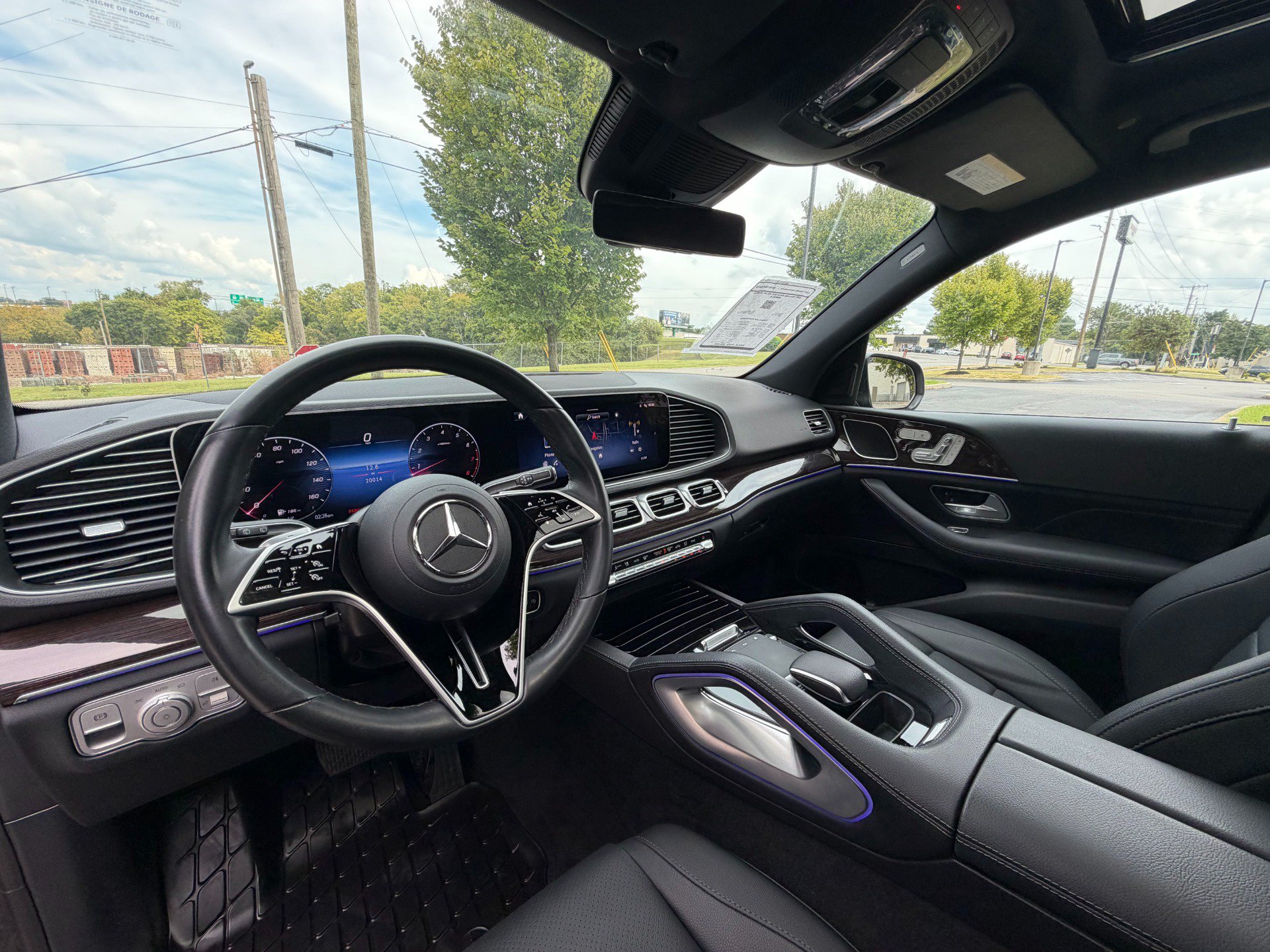Used 2025 Mercedes-Benz GLE 350 4MATIC image 11
