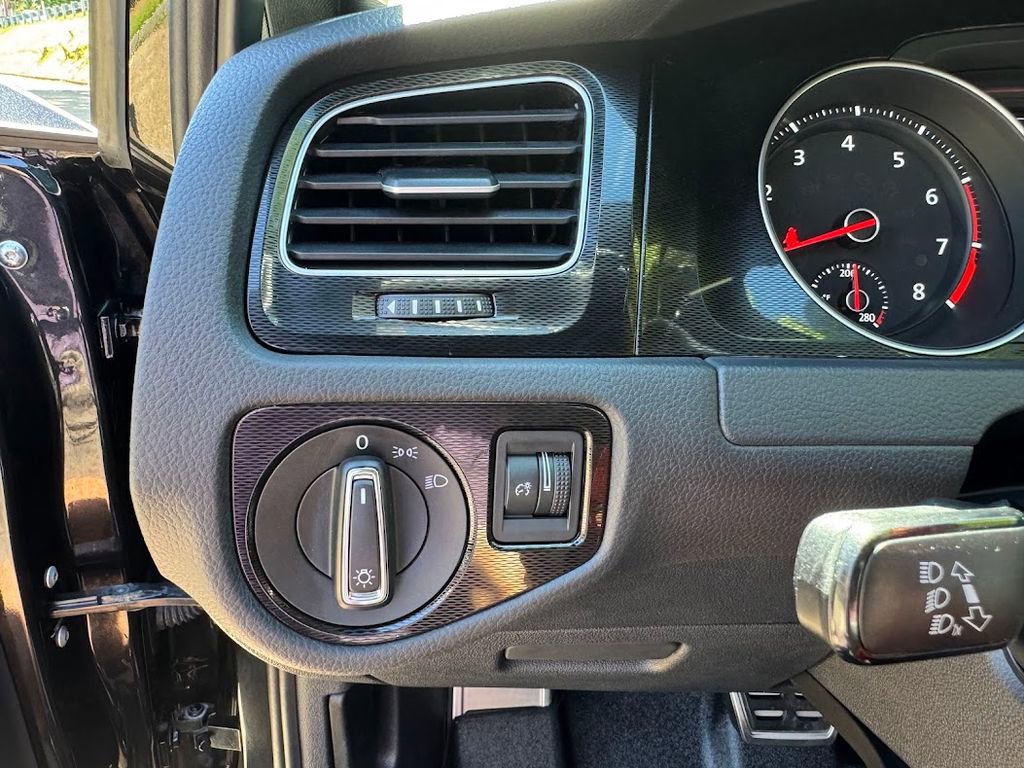Used 2017 Volkswagen GTI Sport FWD image 11