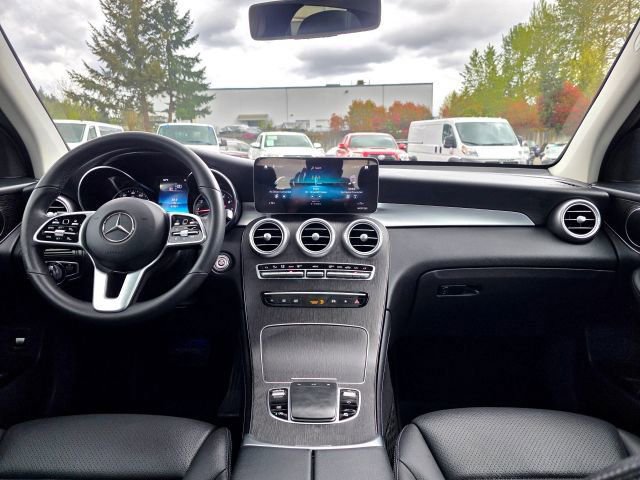 Used 2020 Mercedes-Benz GLC 300 4MATIC image 10