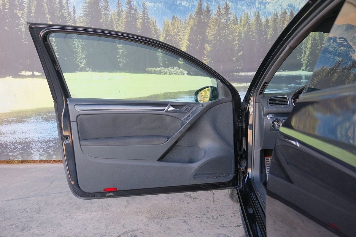 Used 2012 Volkswagen GTI 2-Door FWD image 11