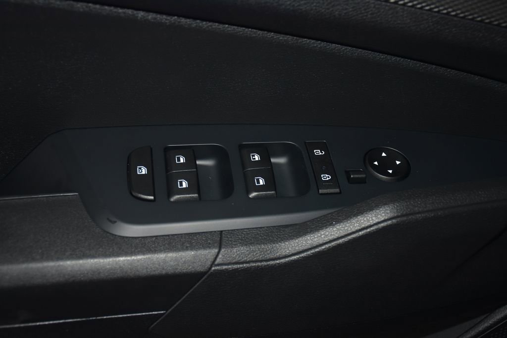 Used 2025 Kia Sportage LX image 23