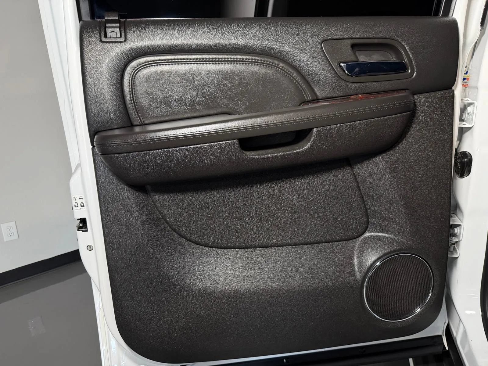 Used 2012 GMC Yukon XL Denali RWD image 20