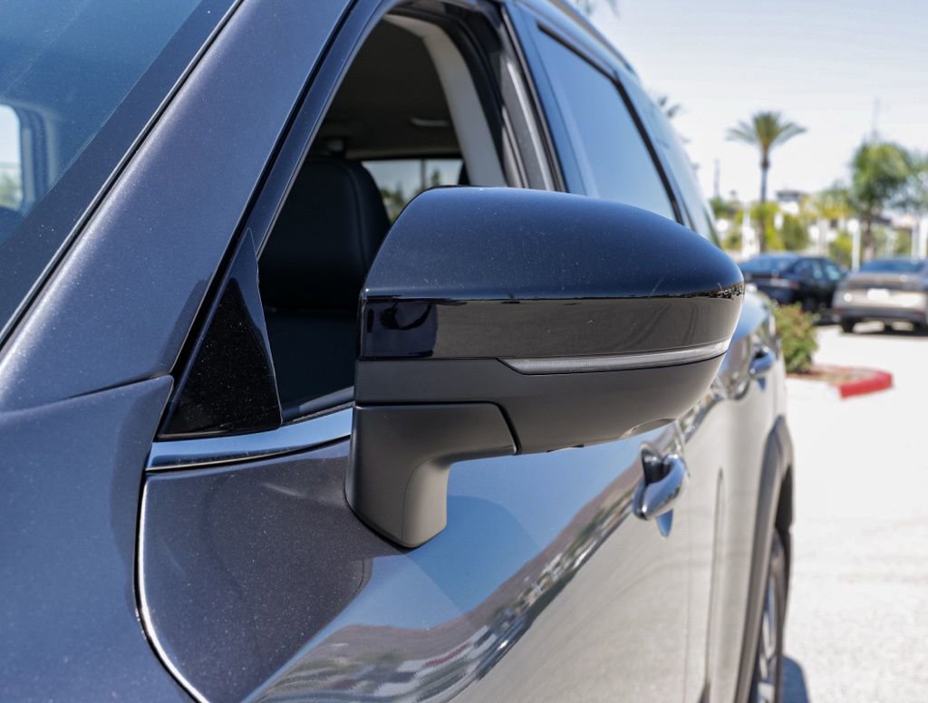 New 2026 Nissan Pathfinder SL FWD image 12