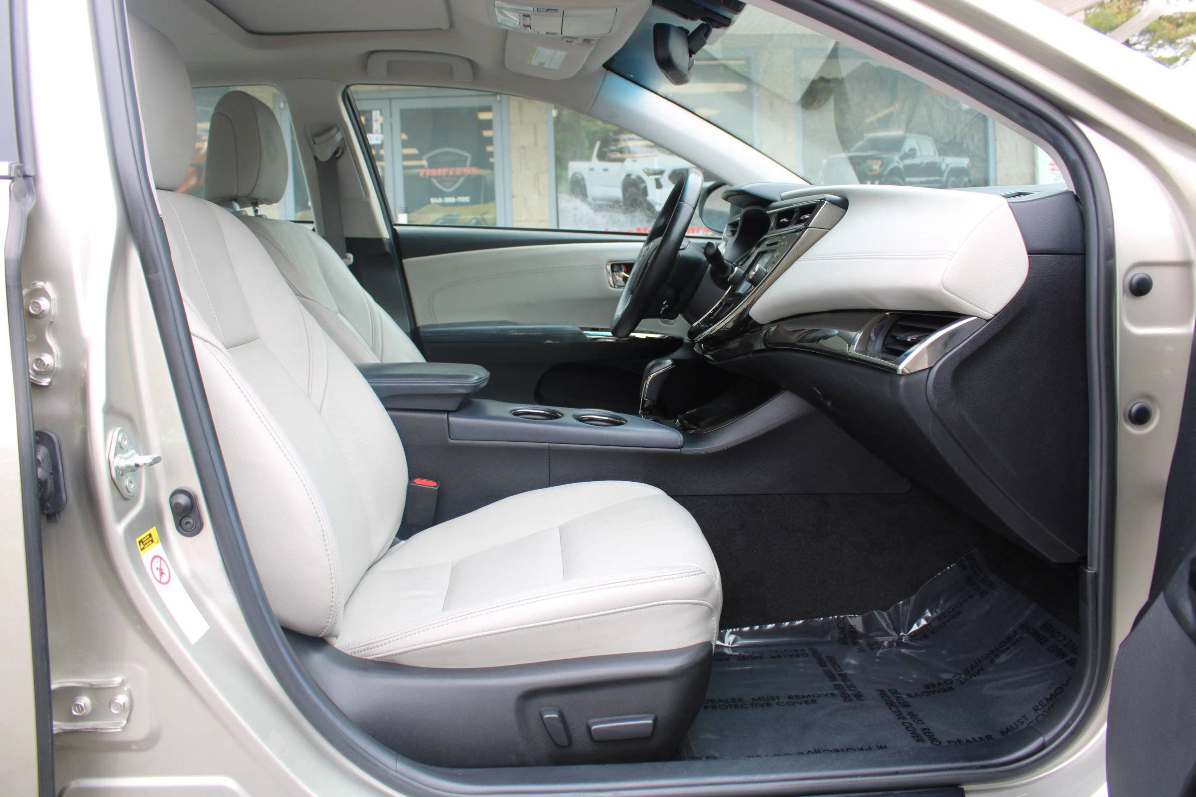 Used 2015 Toyota Avalon XLE Touring image 21