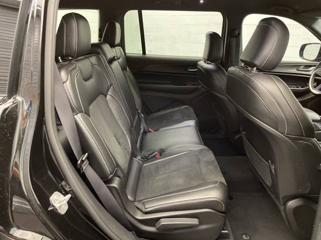 Certified 2024 Jeep Grand Cherokee L Laredo AWD/4WD image 28