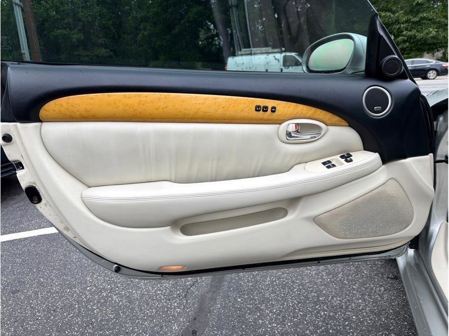 Used 2003 Lexus SC 430 Convertible RWD image 9