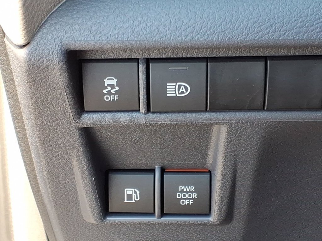 Used 2024 Toyota Sienna LE FWD image 19