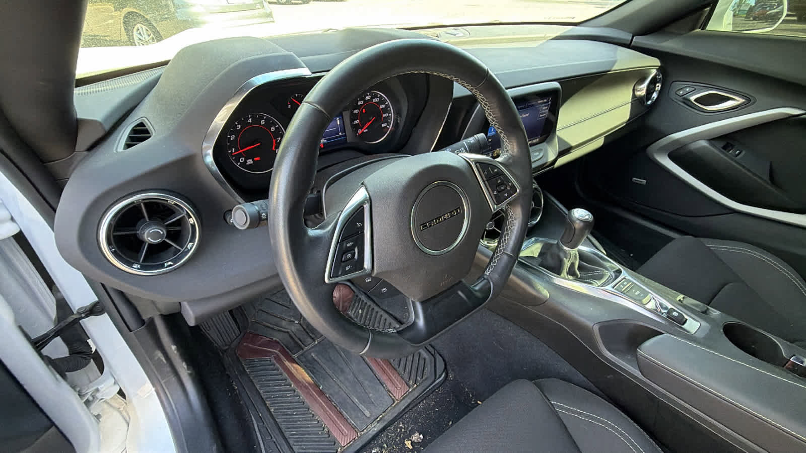 Used 2021 Chevrolet Camaro LT w/ Technology Package image 10