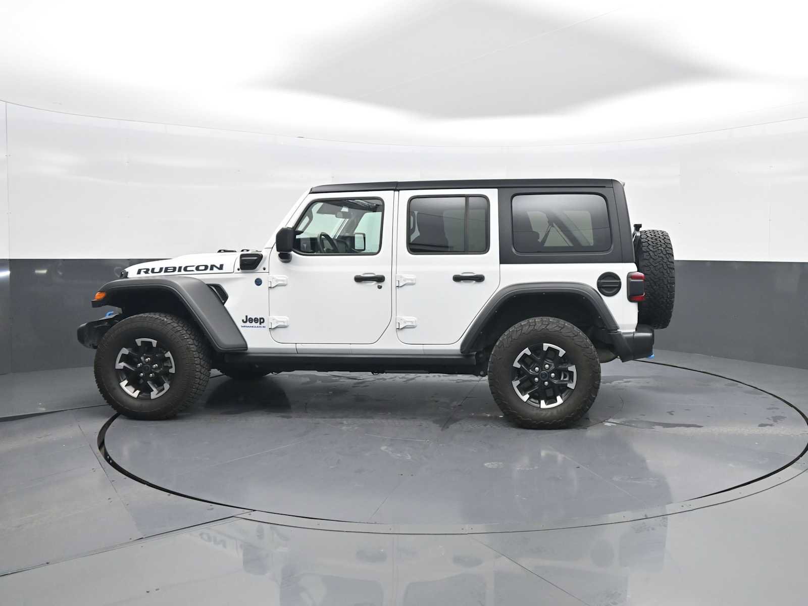 Used 2024 Jeep Wrangler Unlimited Rubicon 4xe AWD/4WD image 5