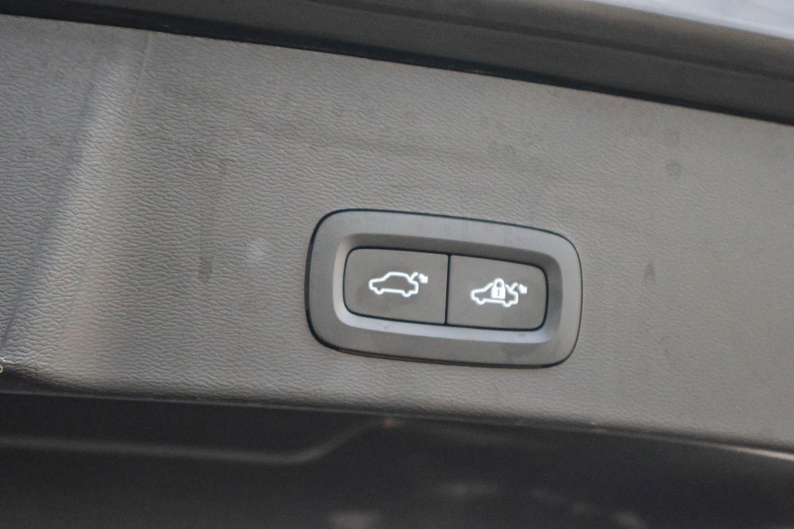 Used 2023 Volvo XC40 Recharge Plus image 30