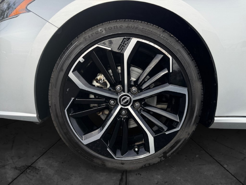 Used 2024 Nissan Altima 2.5 SR FWD image 14