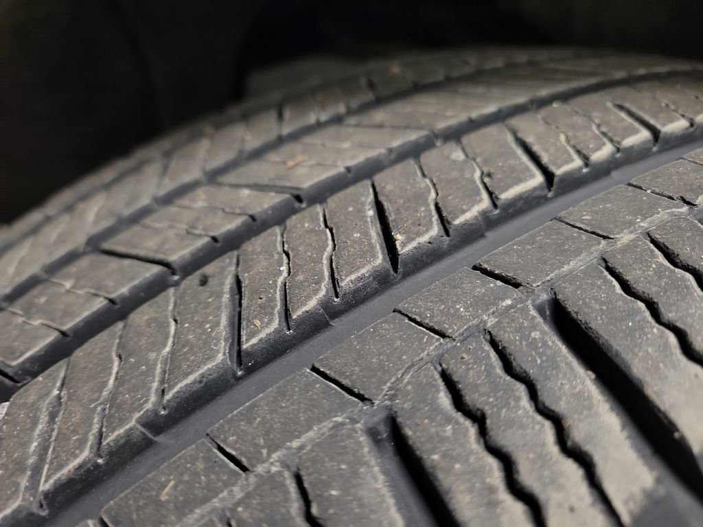 Used 2023 Chevrolet Suburban Premier image 11