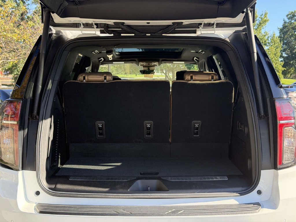 Used 2023 Chevrolet Tahoe Premier w/ Advanced Technology Package AWD/4WD image 13