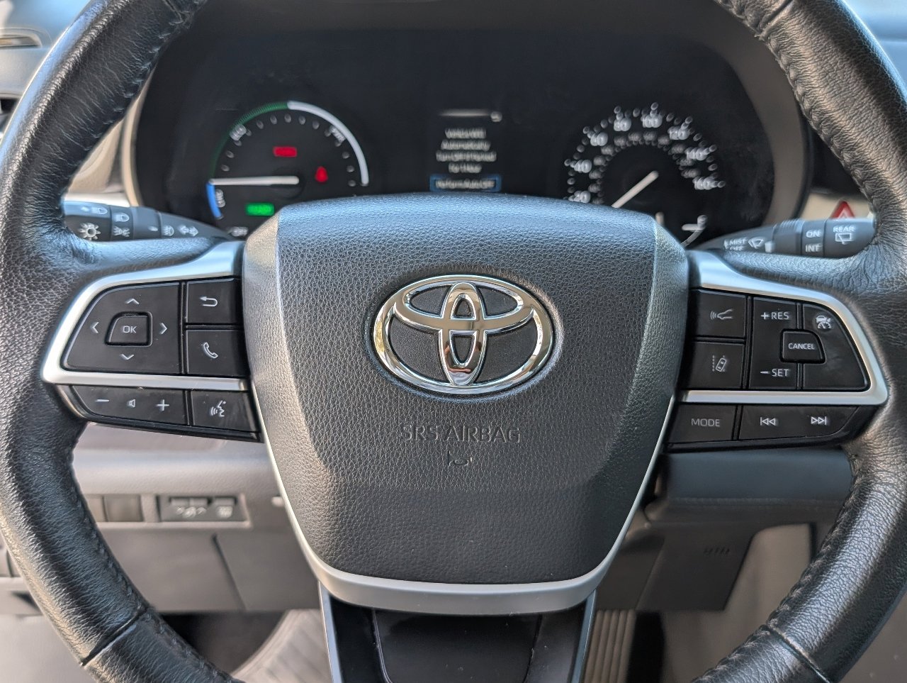 Used 2024 Toyota Sienna XLE image 19