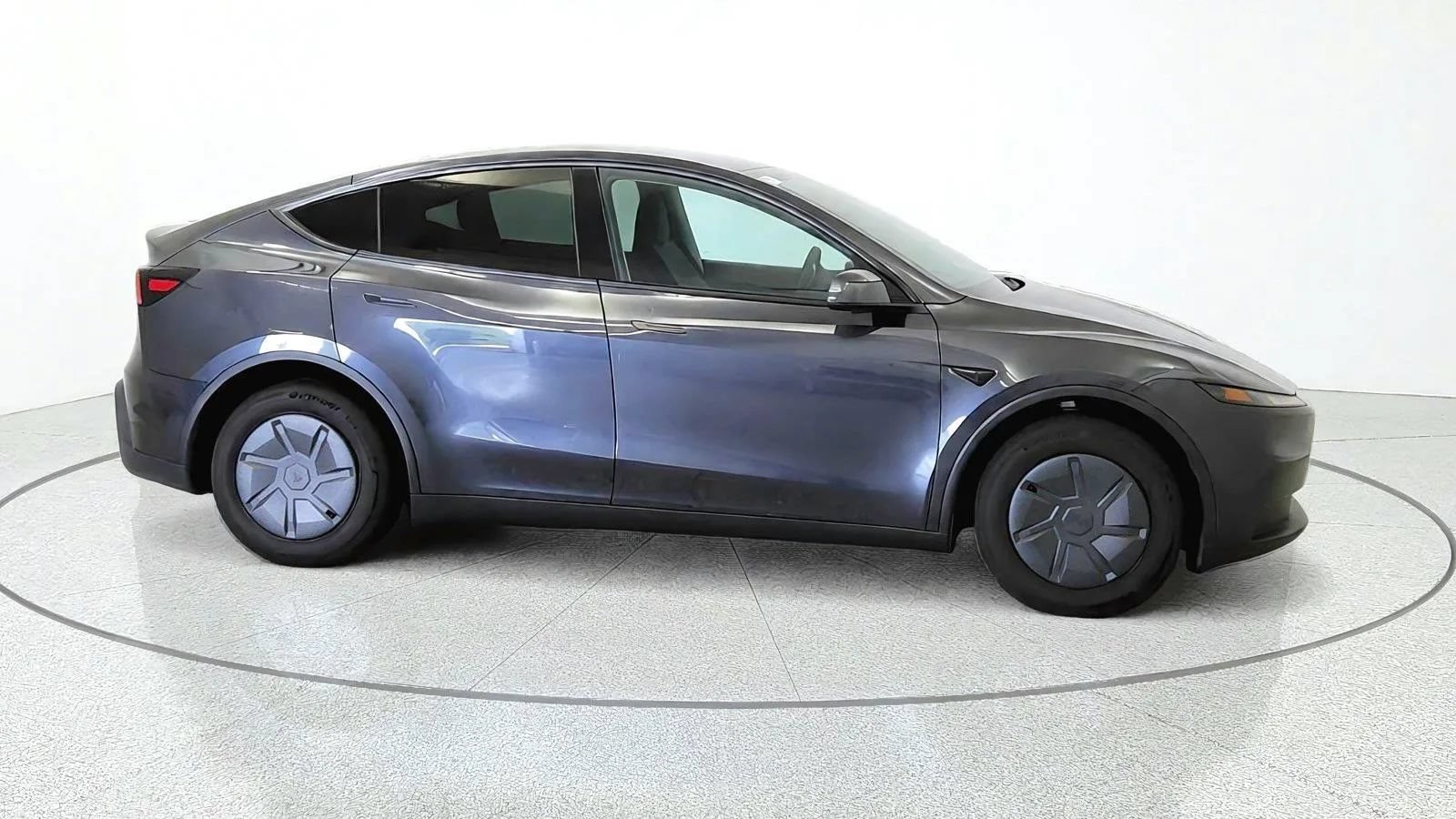 Used 2026 Tesla Model Y 2WD image 10