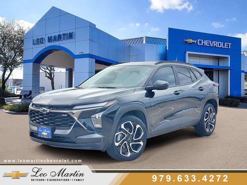 Used 2025 Chevrolet Trax RS w/ Sunroof Package image 1