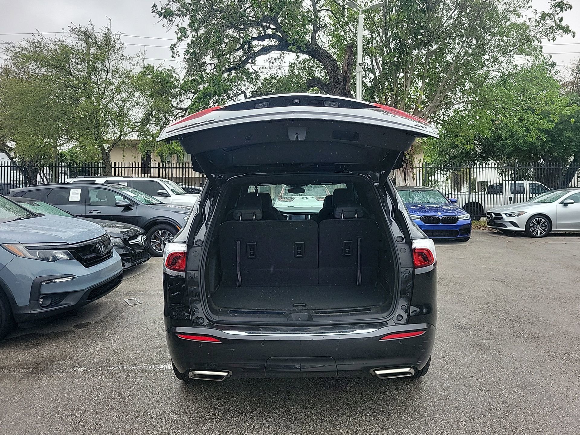 Used 2024 Buick Enclave Essence w/ Sport Touring Edition image 15