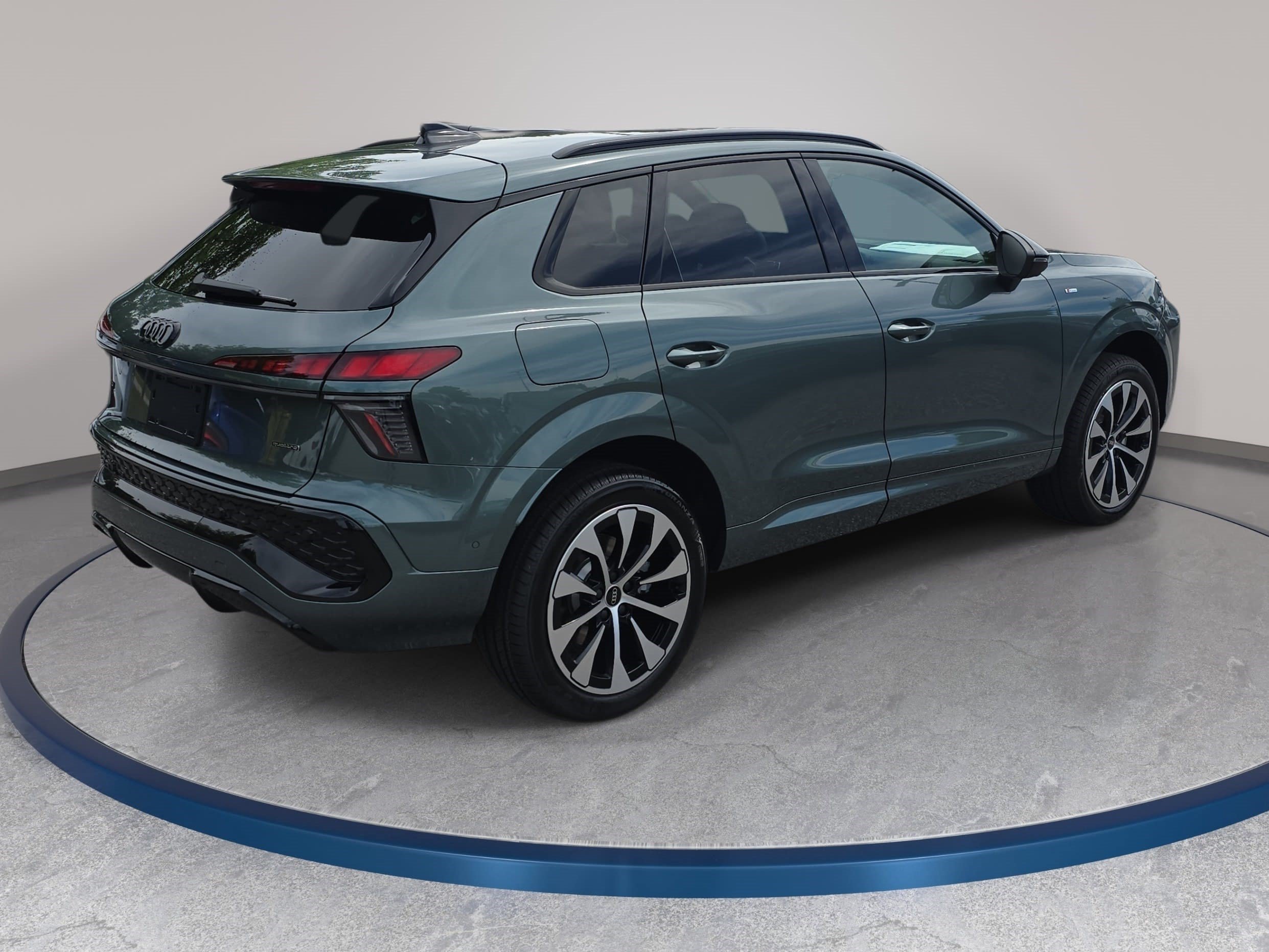 New 2026 Audi Q3 quattro 2.0T AWD/4WD image 5