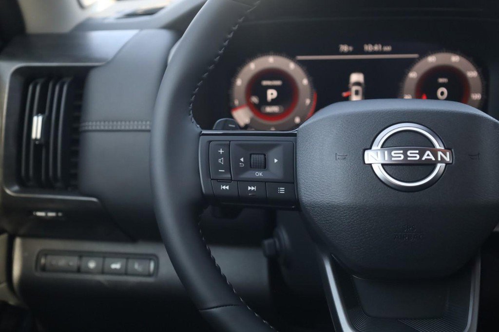New 2026 Nissan Pathfinder Platinum image 10