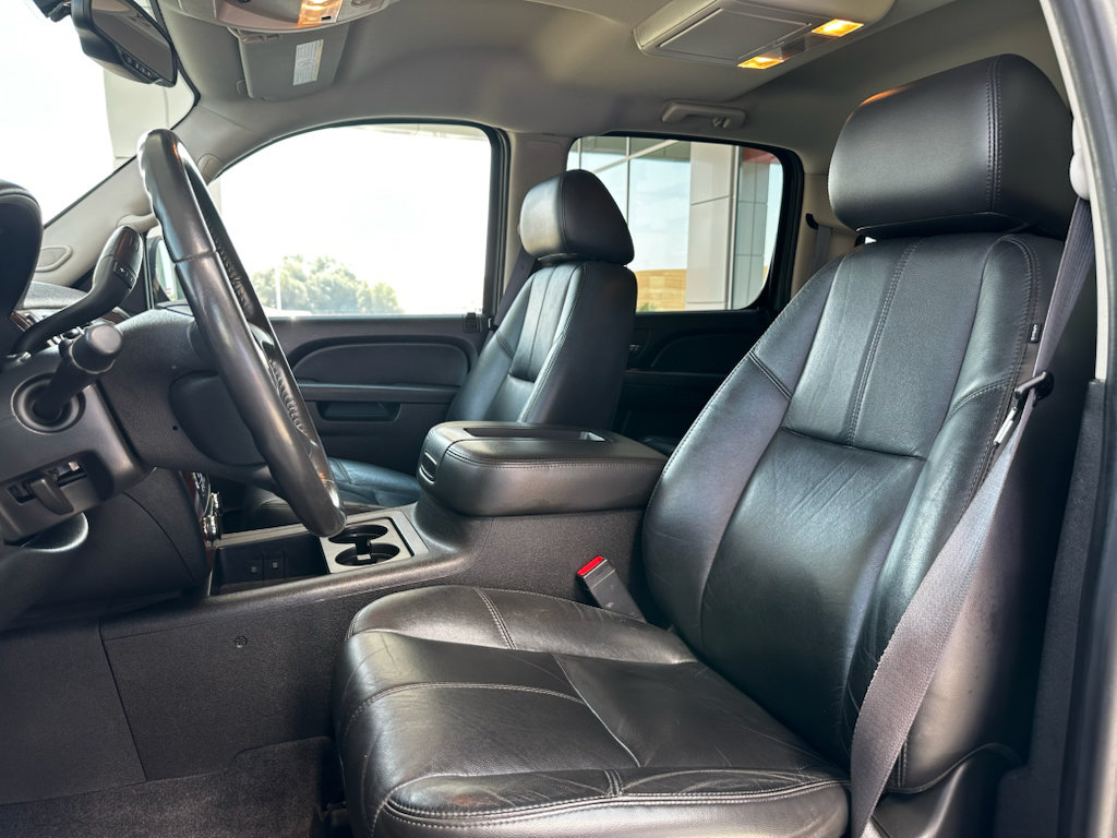Used 2011 Chevrolet Silverado 2500 LTZ w/ LTZ Plus Package AWD/4WD image 14