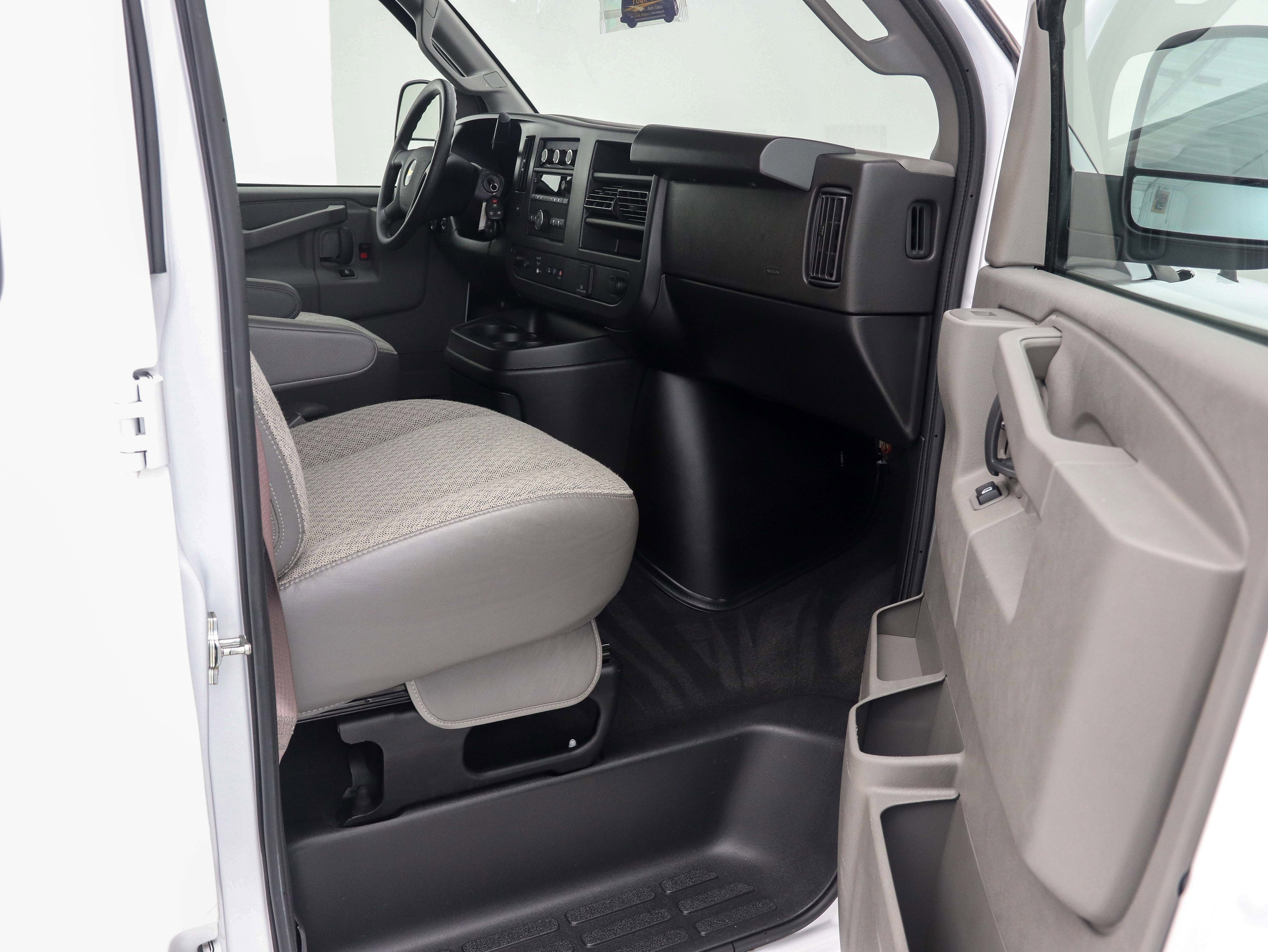 Used 2025 Chevrolet Express 3500 LS RWD image 15