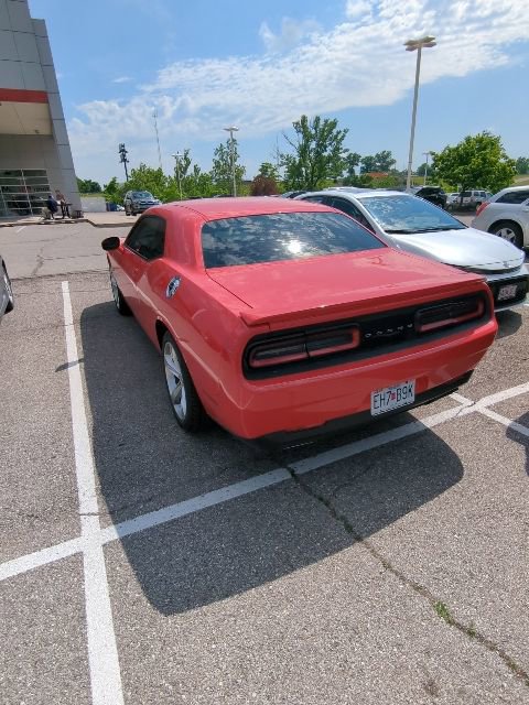 Used 2016 Dodge Challenger R/T RWD image 3