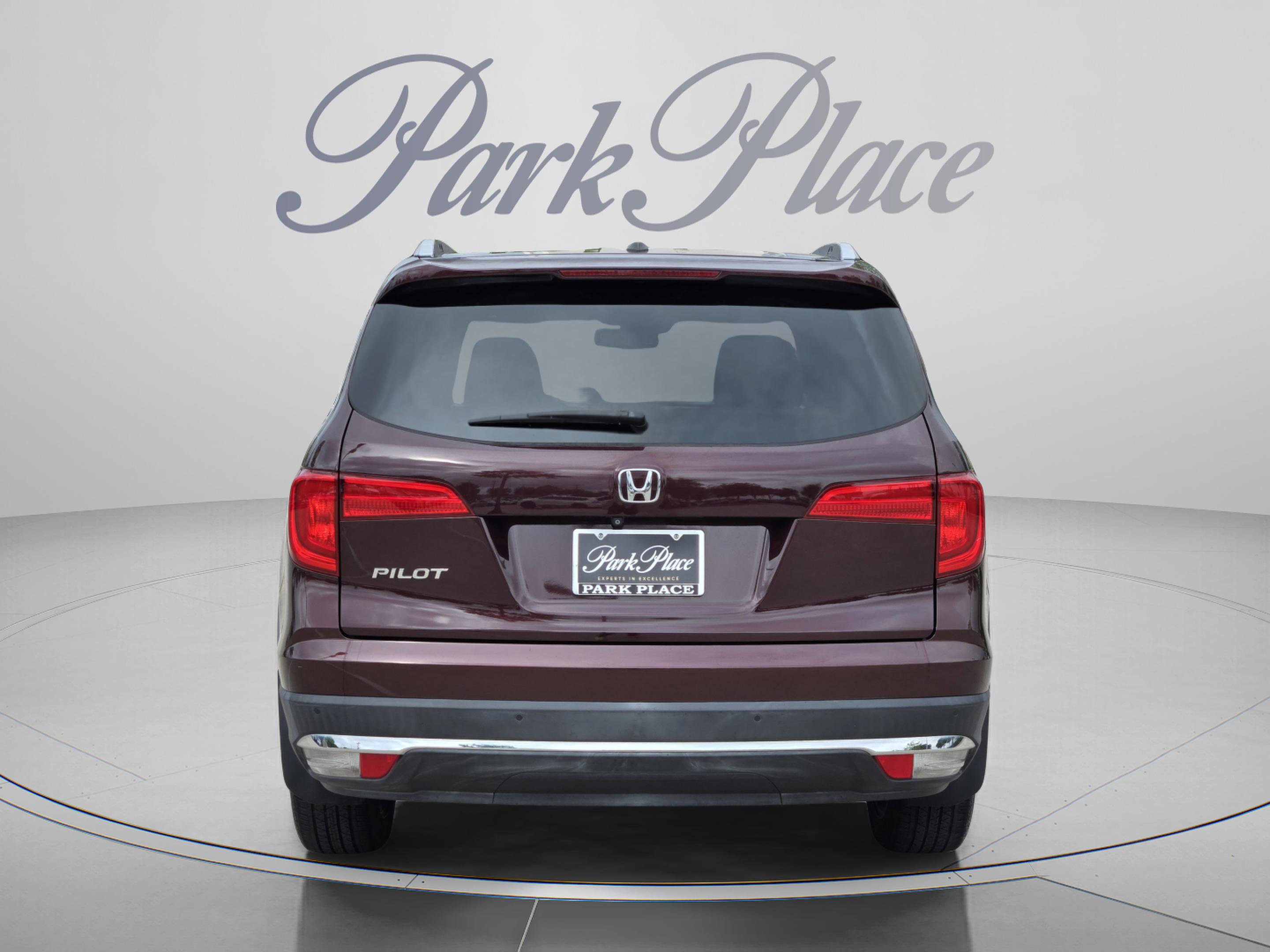 Used 2017 Honda Pilot Touring image 4