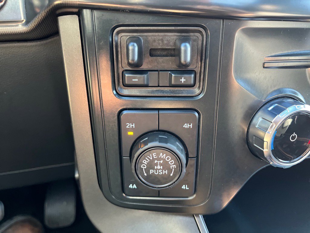 Used 2025 Ford F150 Lariat w/ Equipment Group 501A Mid image 24