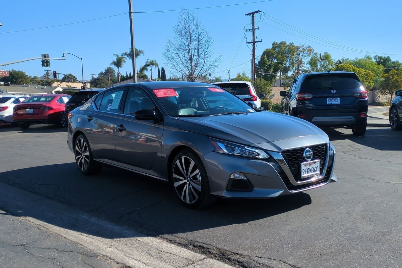 Certified 2022 Nissan Altima 2.5 SR image 3