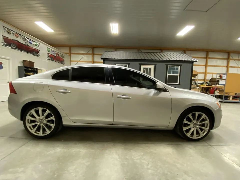 Used 2018 Volvo S60 T5 Inscription image 4