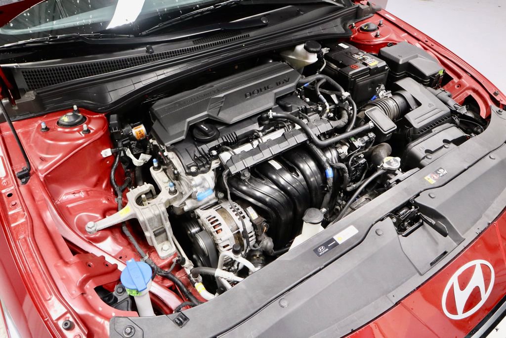 Used 2025 Hyundai Elantra SEL image 19
