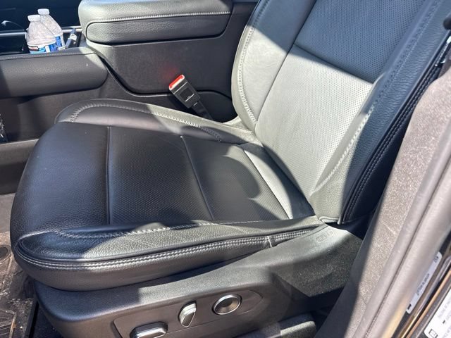 Used 2024 GMC Yukon Denali w/ Denali Reserve Package AWD/4WD image 9