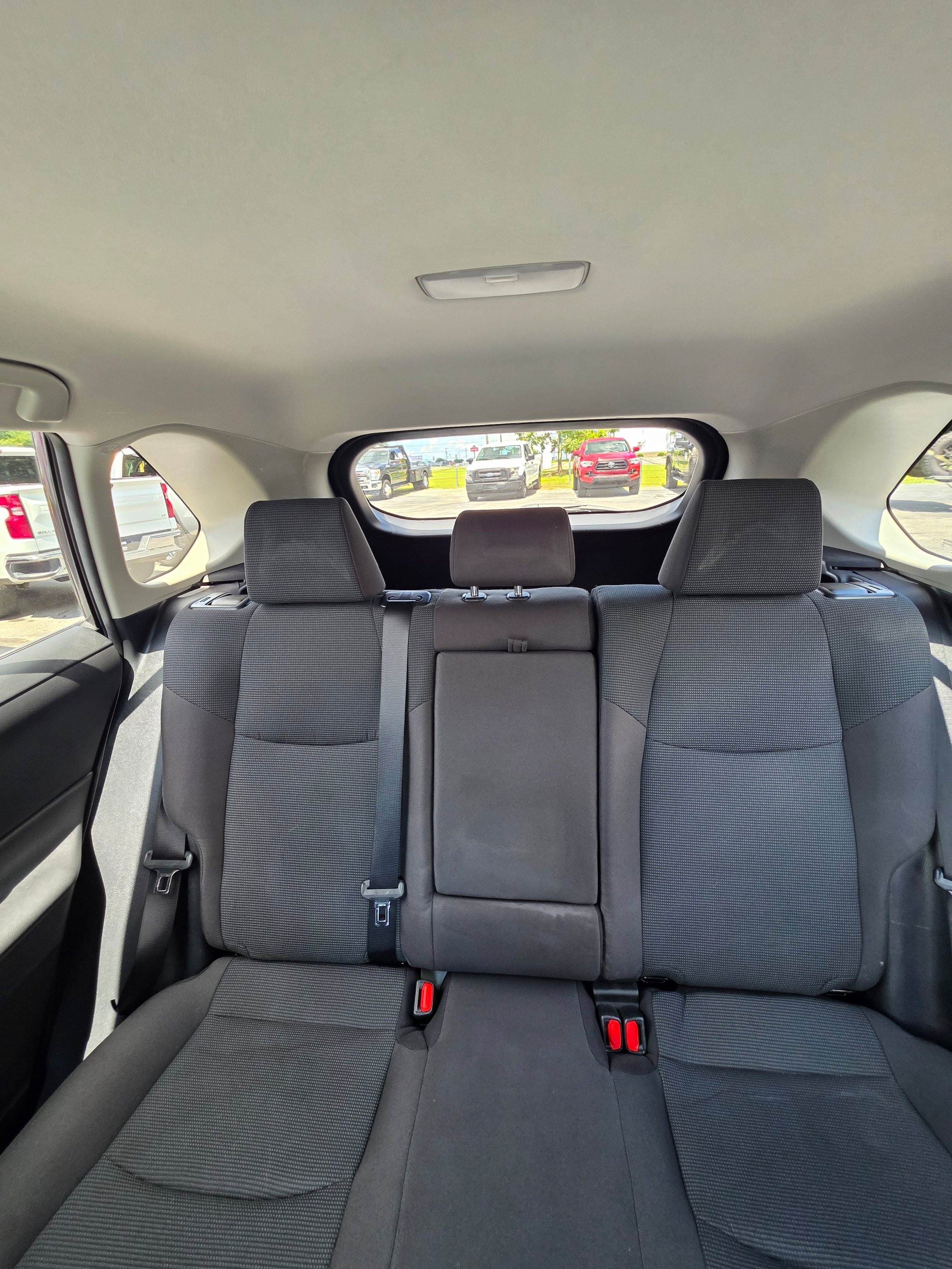 Used 2022 Toyota RAV4 LE w/ Carpet Mat Package (TMS) AWD/4WD image 22