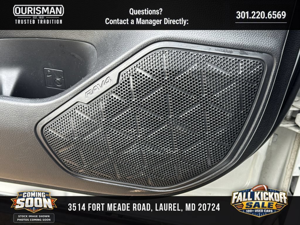 Used 2025 Toyota RAV4 LE AWD/4WD image 28