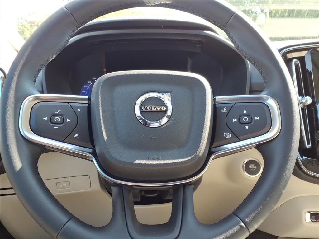 New 2026 Volvo XC40 B5 Plus w/ Protection Package Premier AWD/4WD image 24