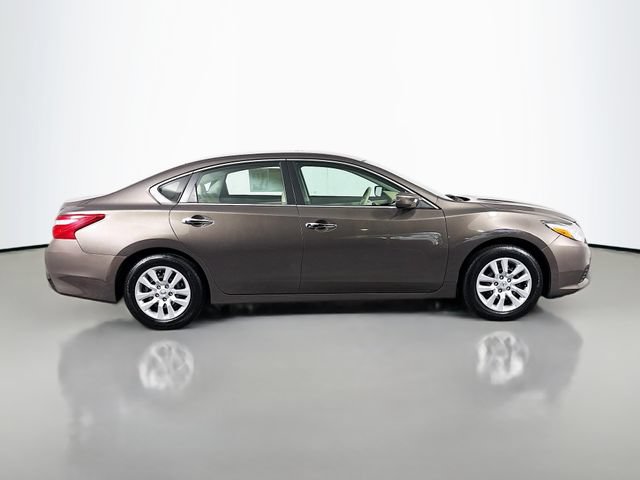Used 2016 Nissan Altima 2.5 S w/ Power Driver Seat Package FWD image 8