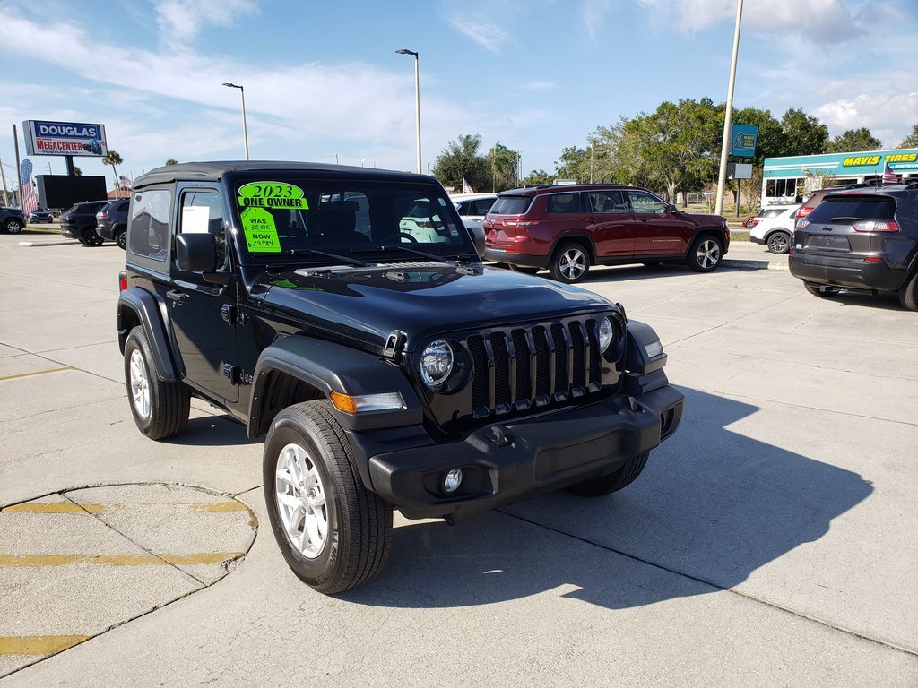Used 2023 Jeep Wrangler Sport S image 7